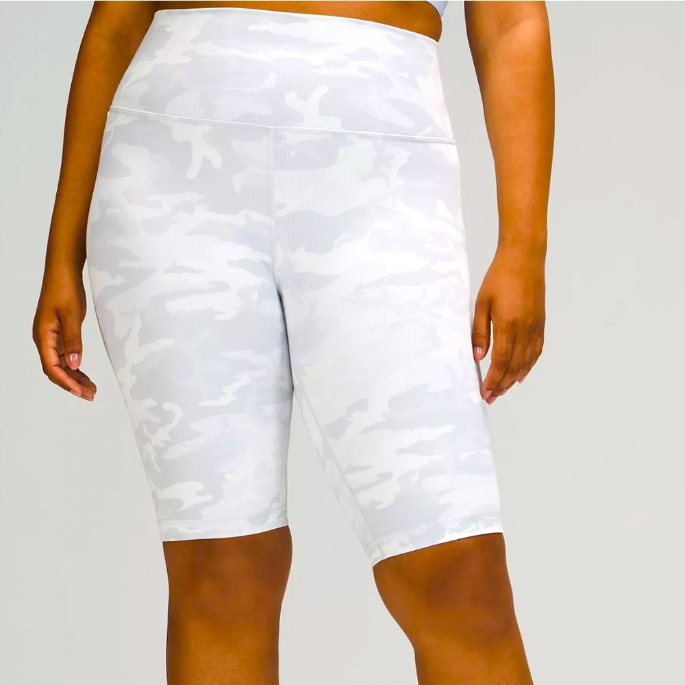 Lululemon Wunder Under Short 10” Ribbed pants in Incognito Camo Jacquard Alpine - Picture 3 of 3